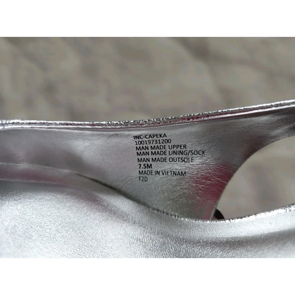 INC Silver Slingback Kitten Heels Pointed Toe Metallic Silver Size 7.5M NIB